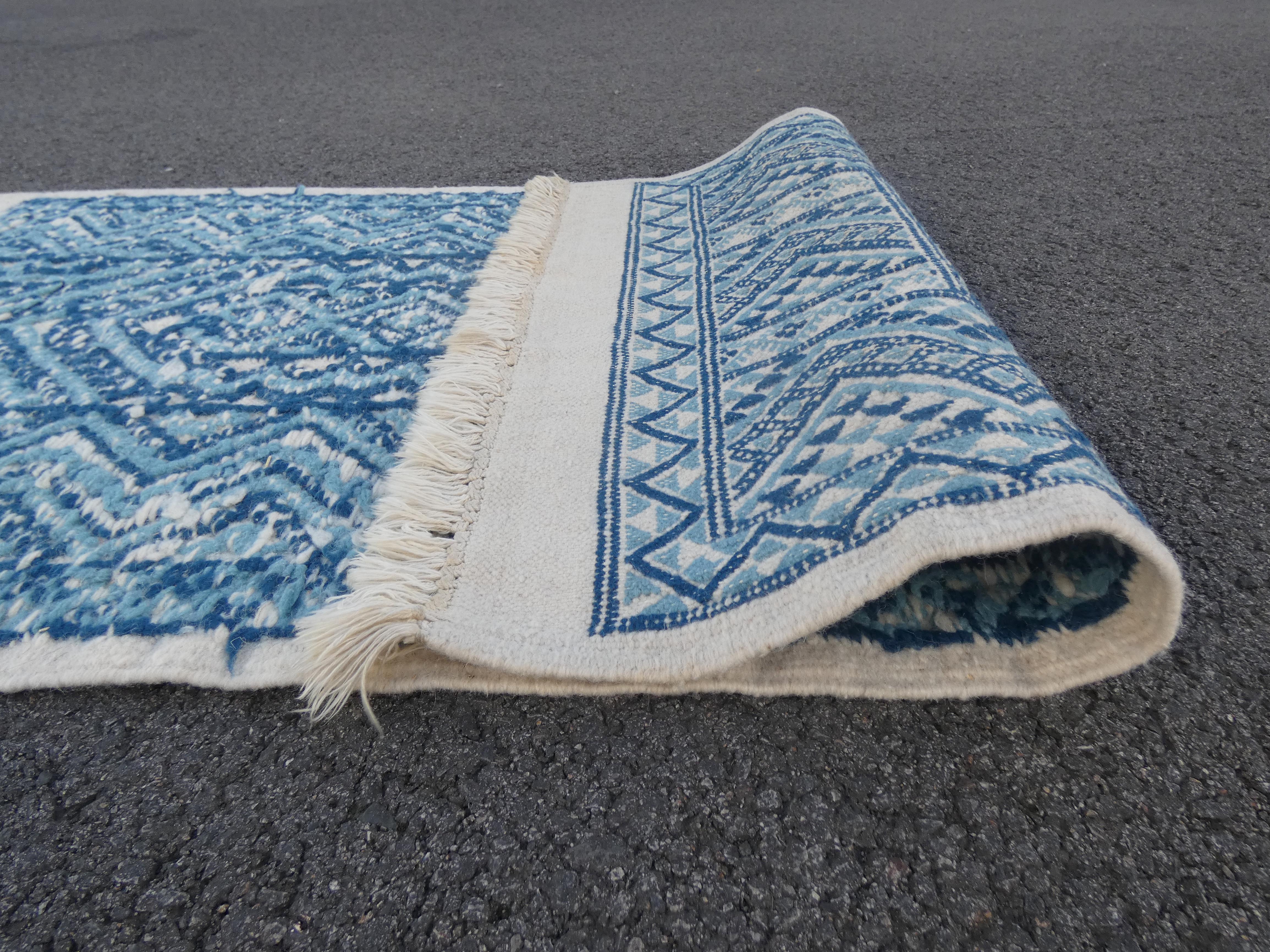 Oriental carpet 138 cm x 70 cm