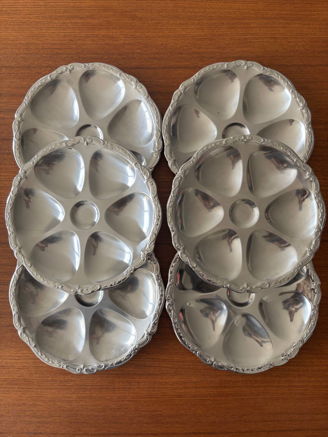 Set of 6 vintage silver plated oyster plates, classic style