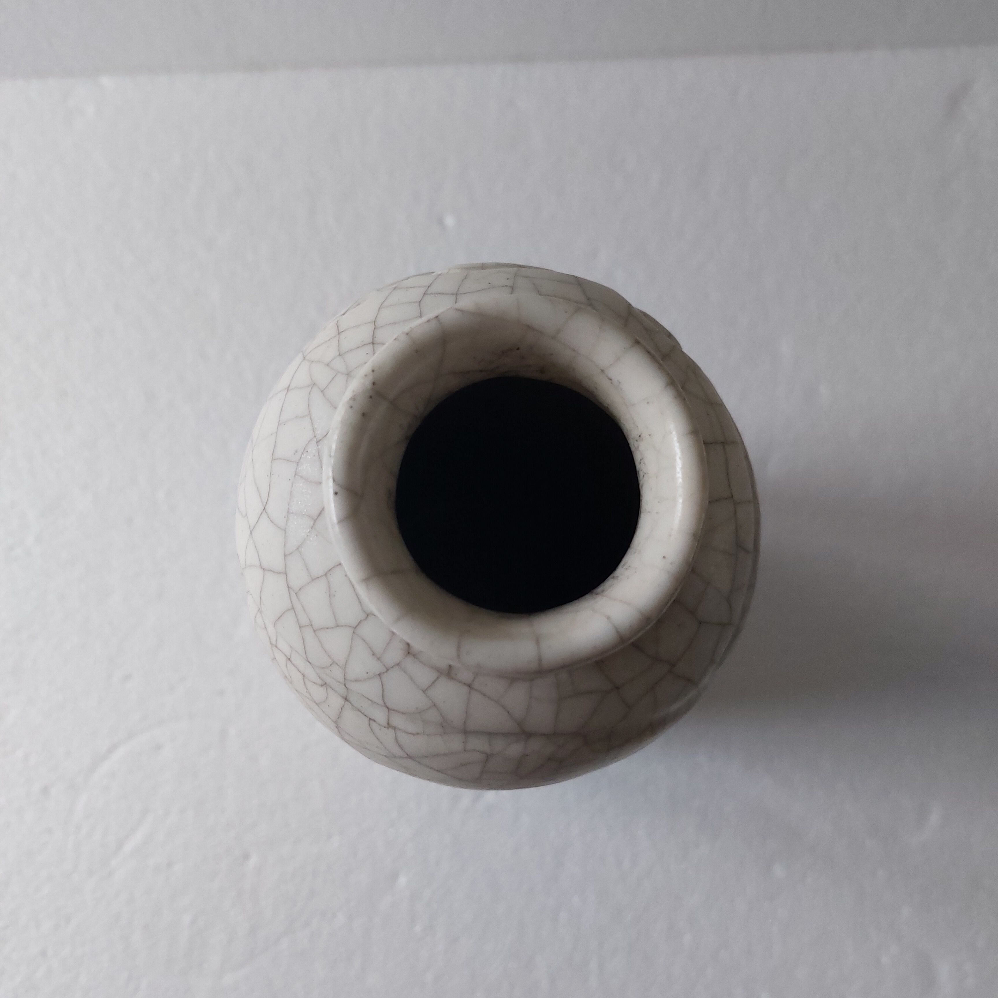 Matte cracked vase