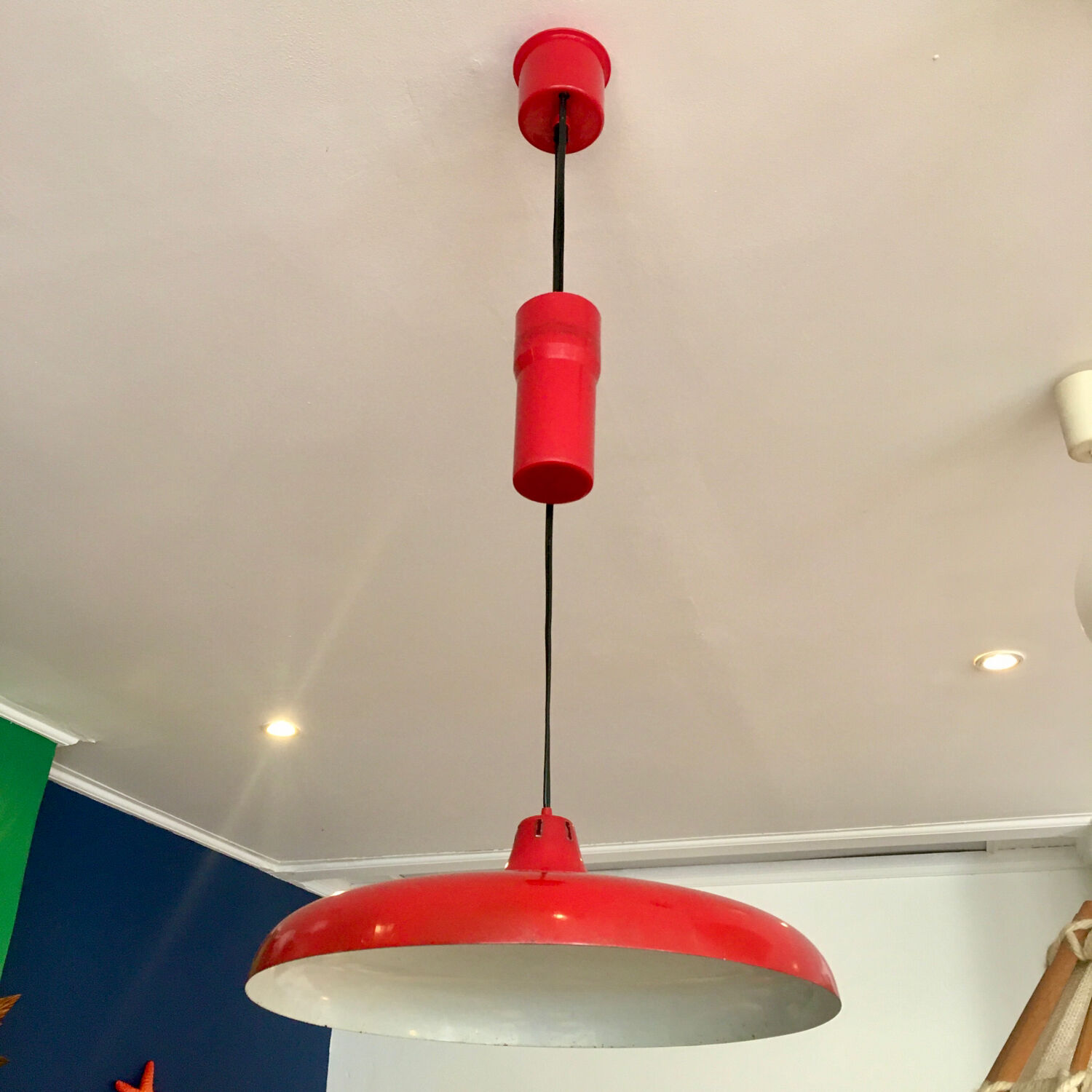 Vintage up and down suspension