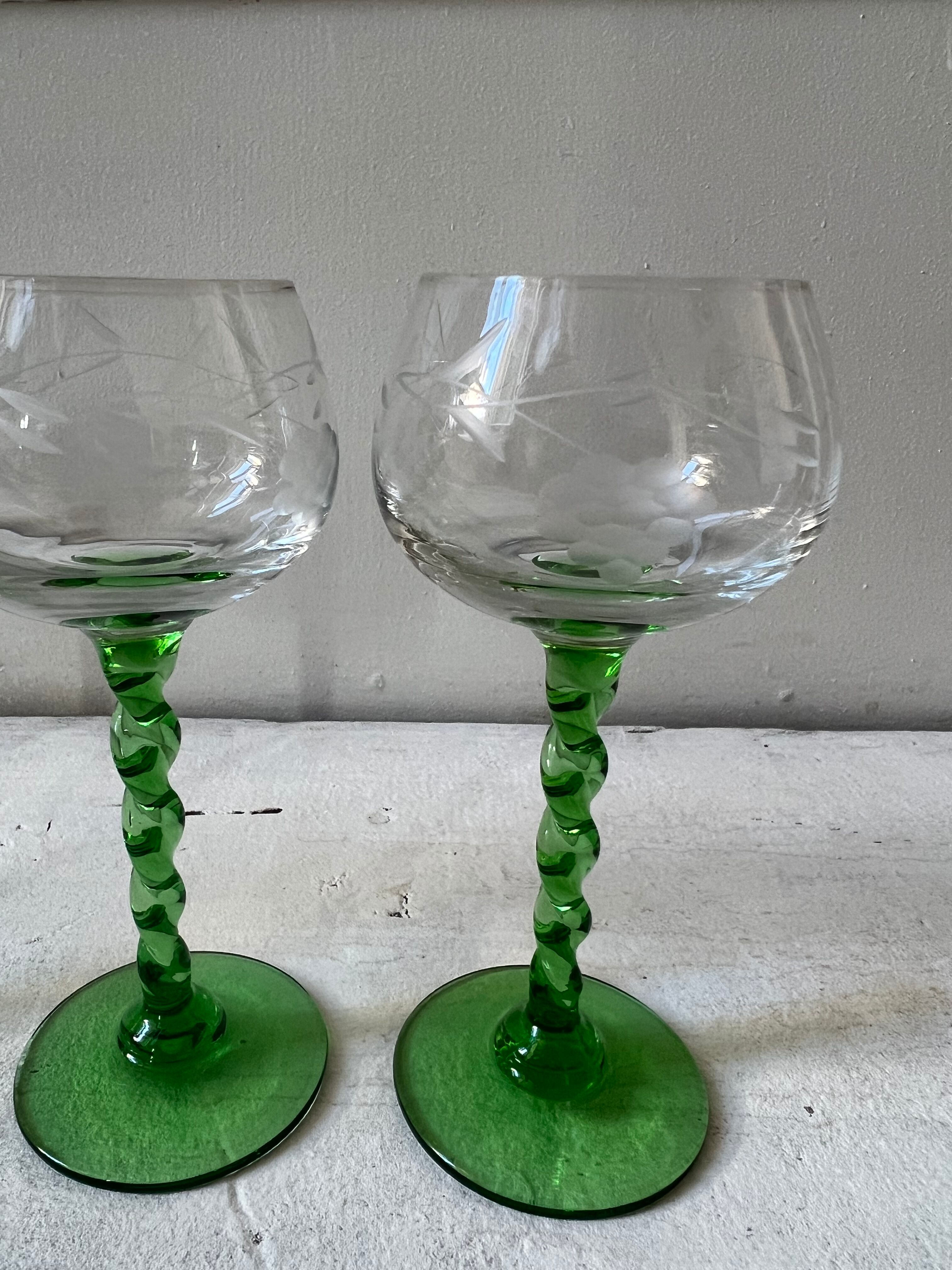 4 Alsace wine glasses cluster décor