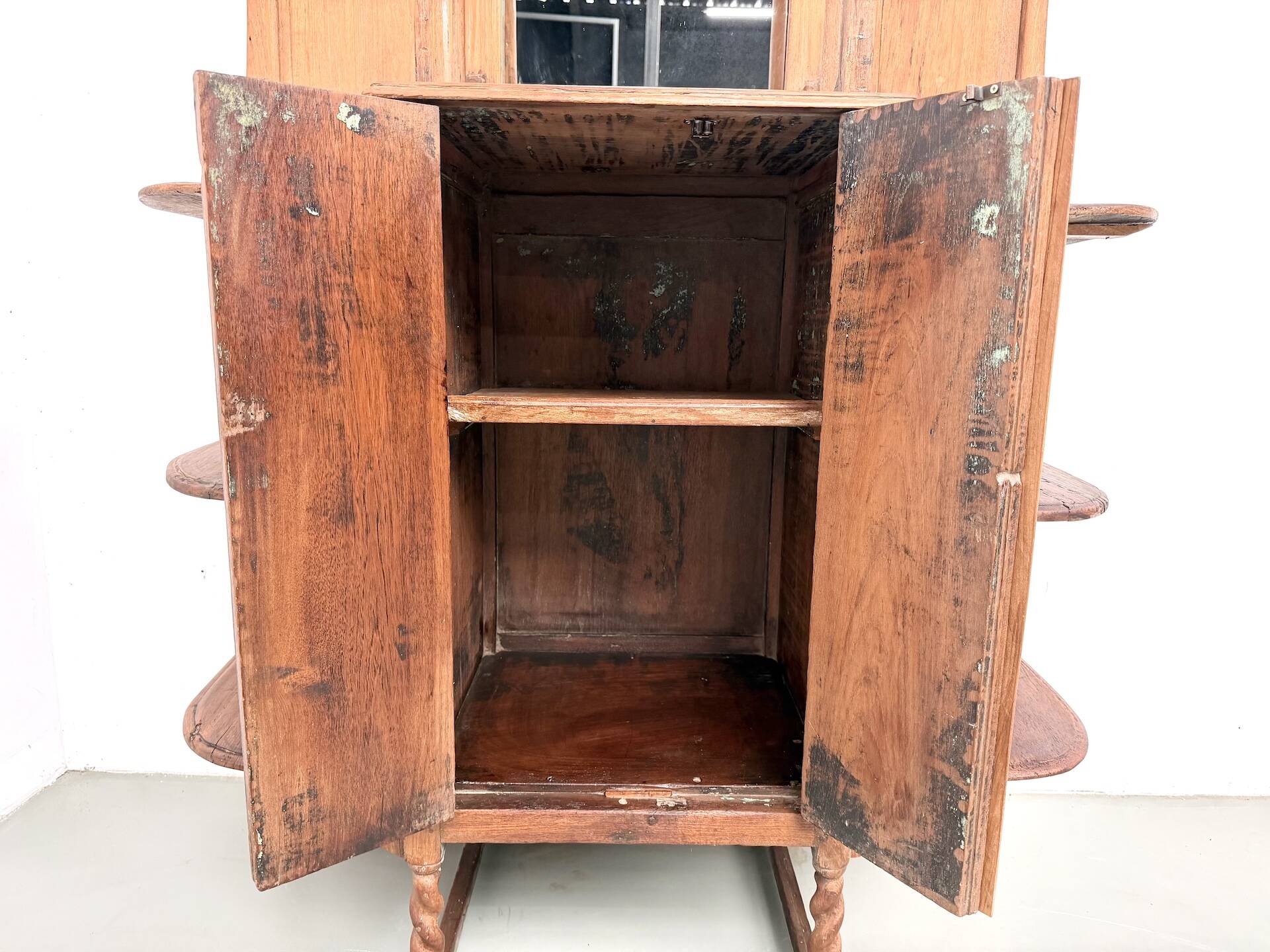 Popular Art cabinet sideboard, 1900