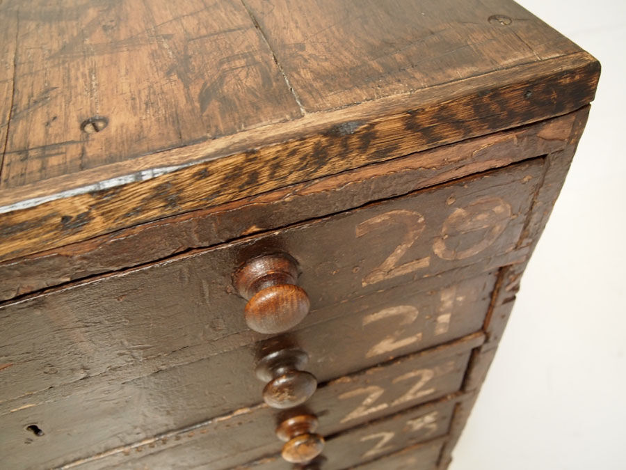 Reworked english edwardian printers draw set