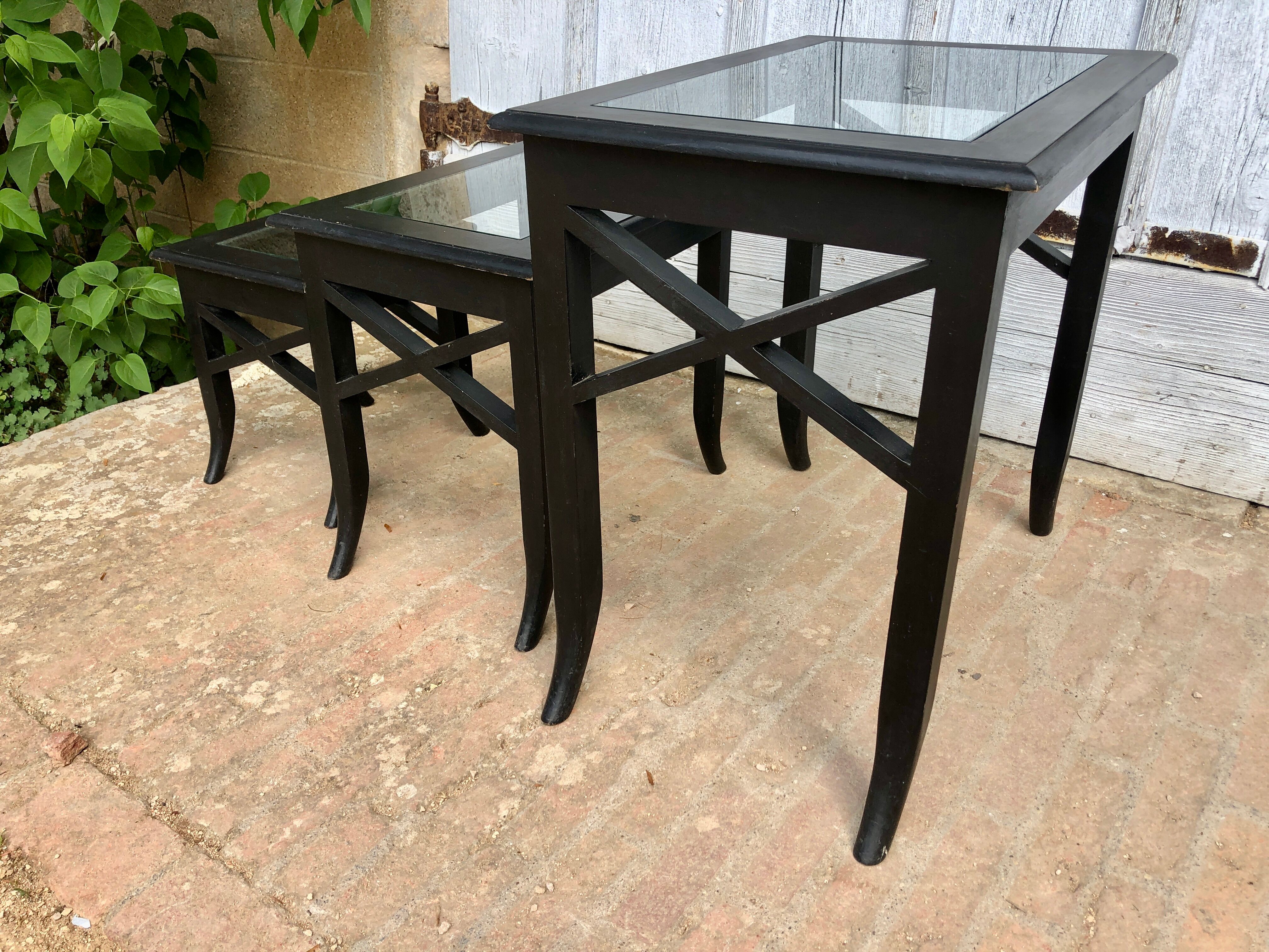 Set de 3 tables gigognes en verre et bois noir