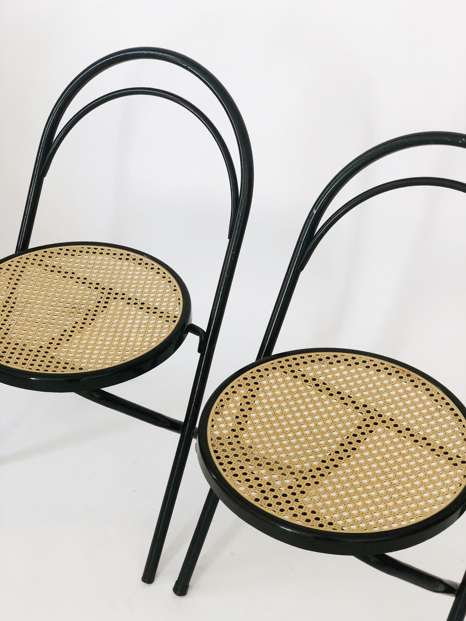 Pair chairs bistro folding canages