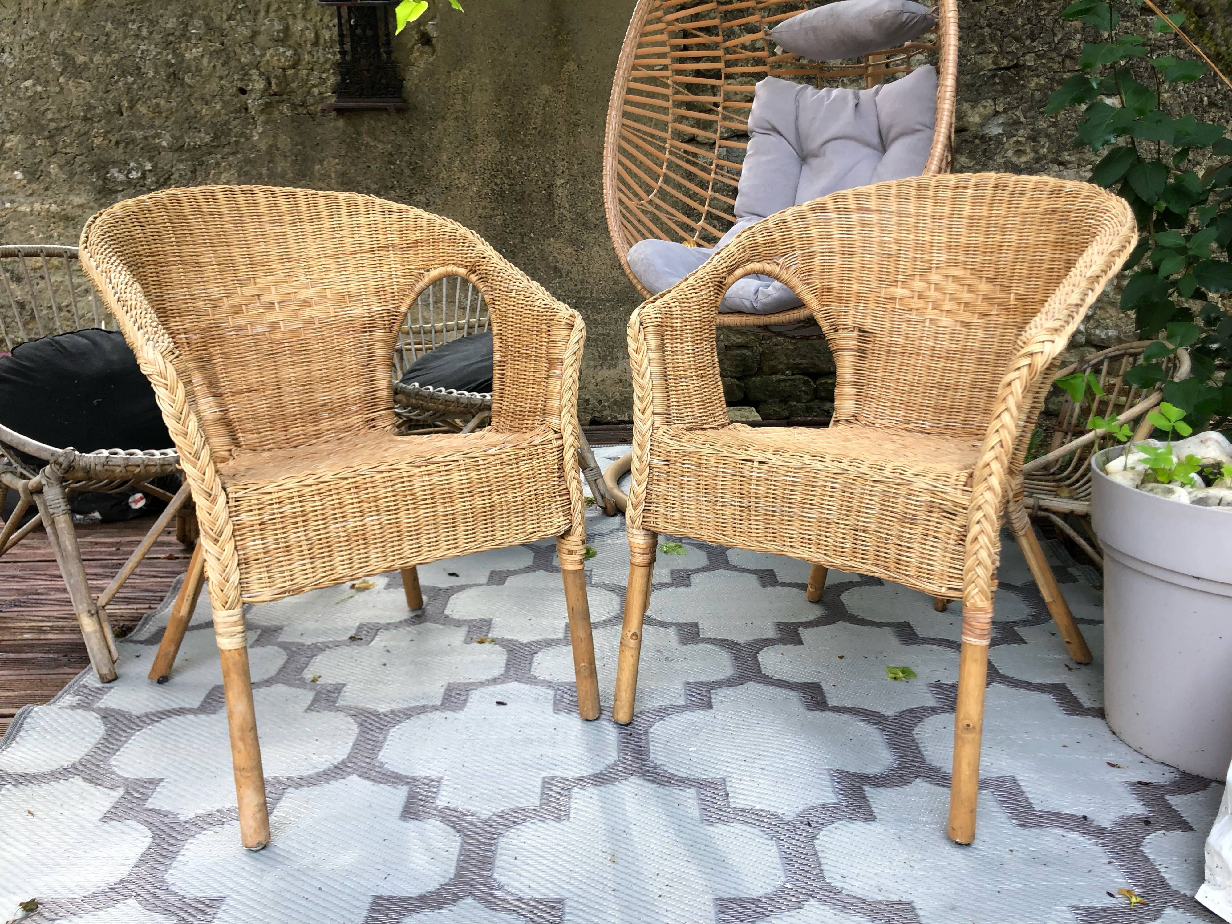 Pair of wicker armchairs