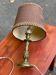 Lampe bronze Louis XVI abat-jour bordeaux