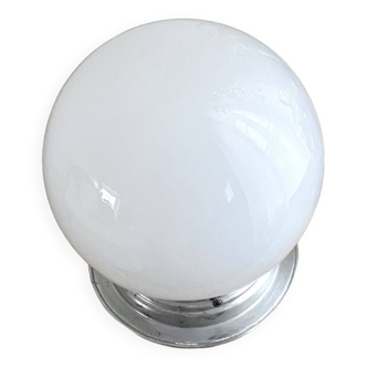 Lampe à poser globe opaline