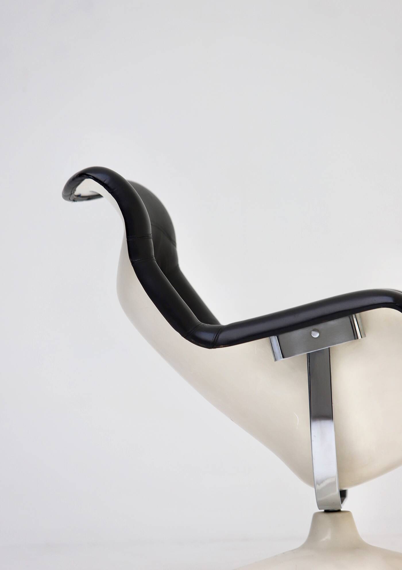 Yrjö Kukkapuro 'Karuselli' Lounge Chair By Avarte Finland, 1960S