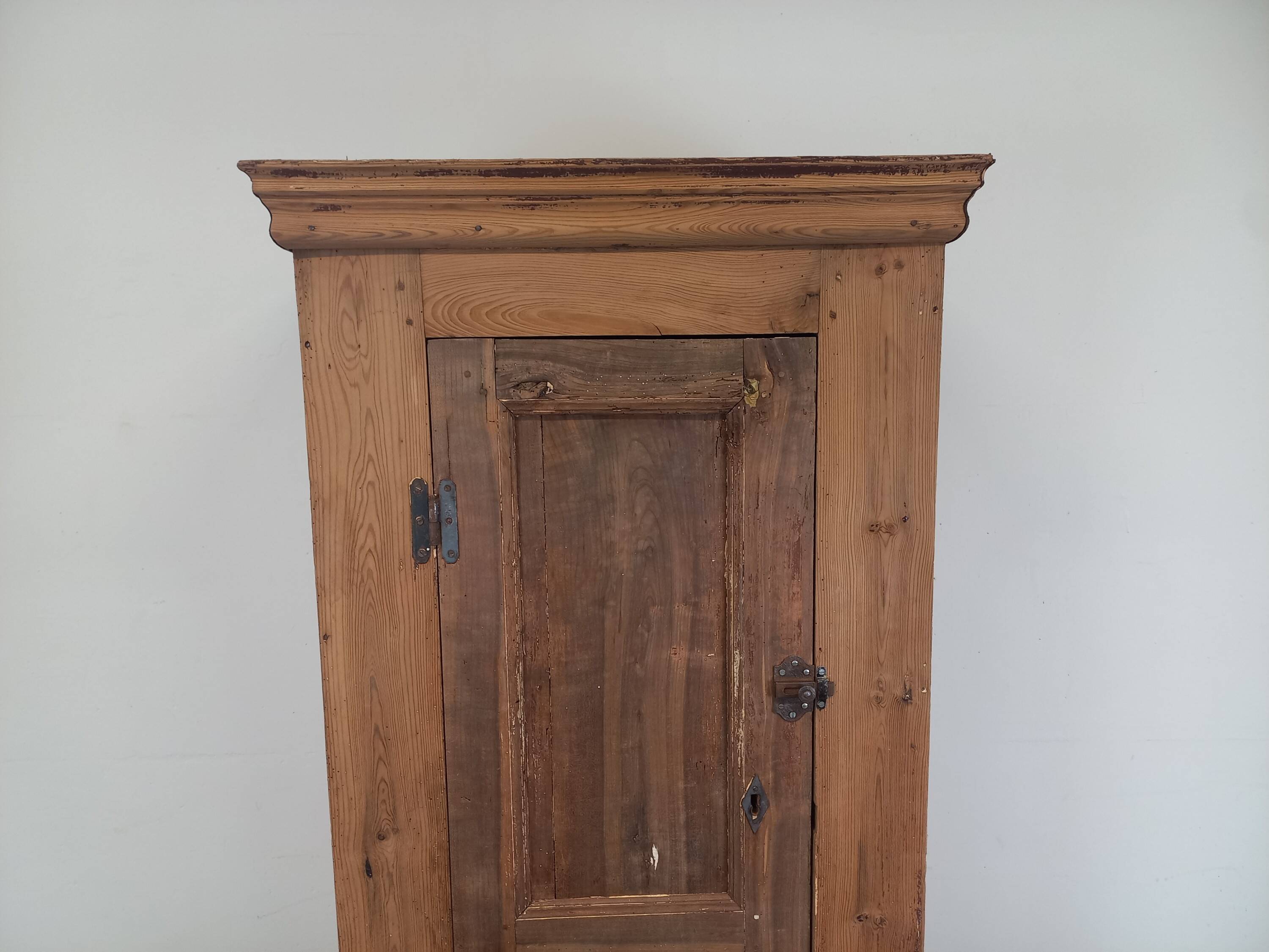 Parisian fir wardrobe