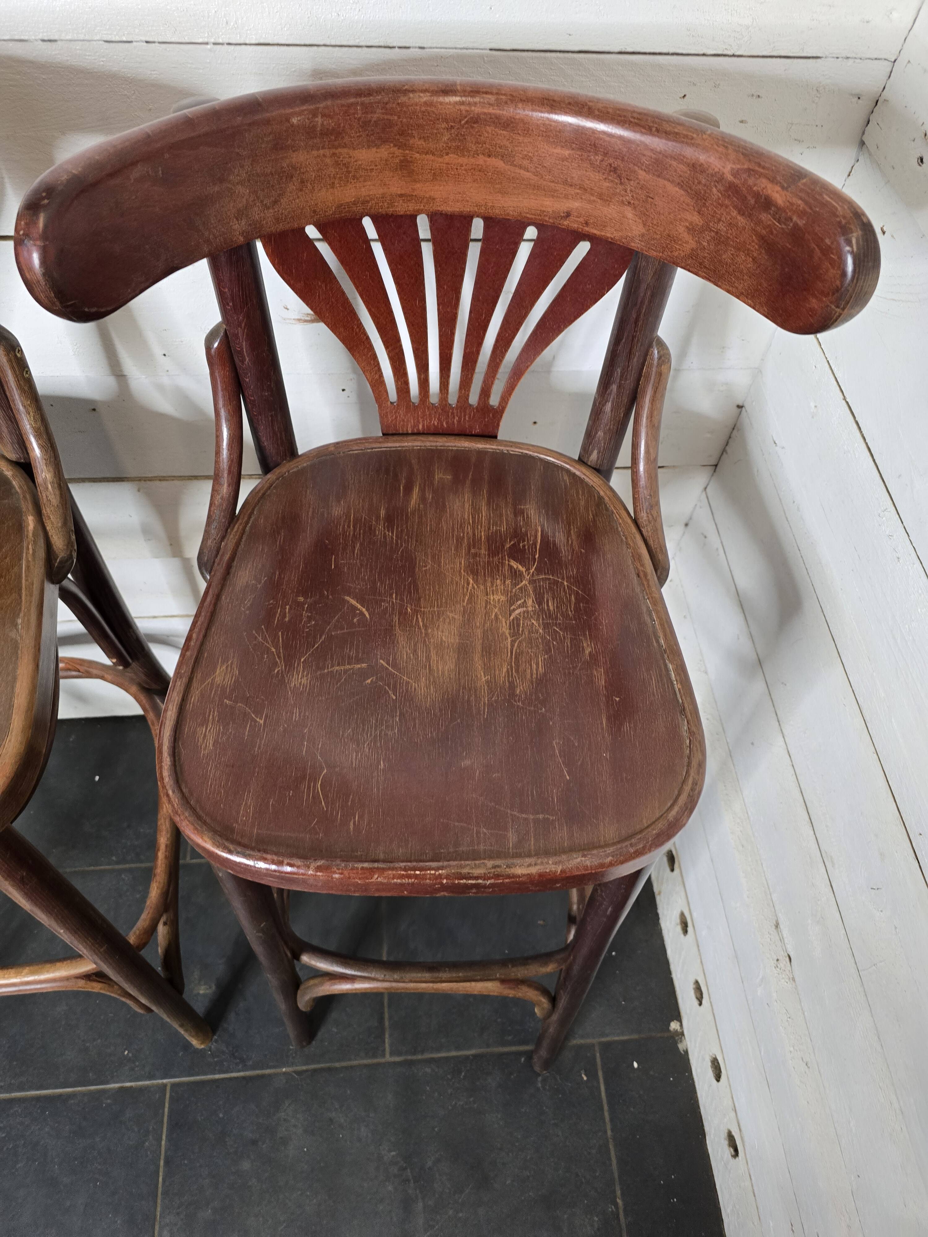 Paire de tabourets de bar à dossier