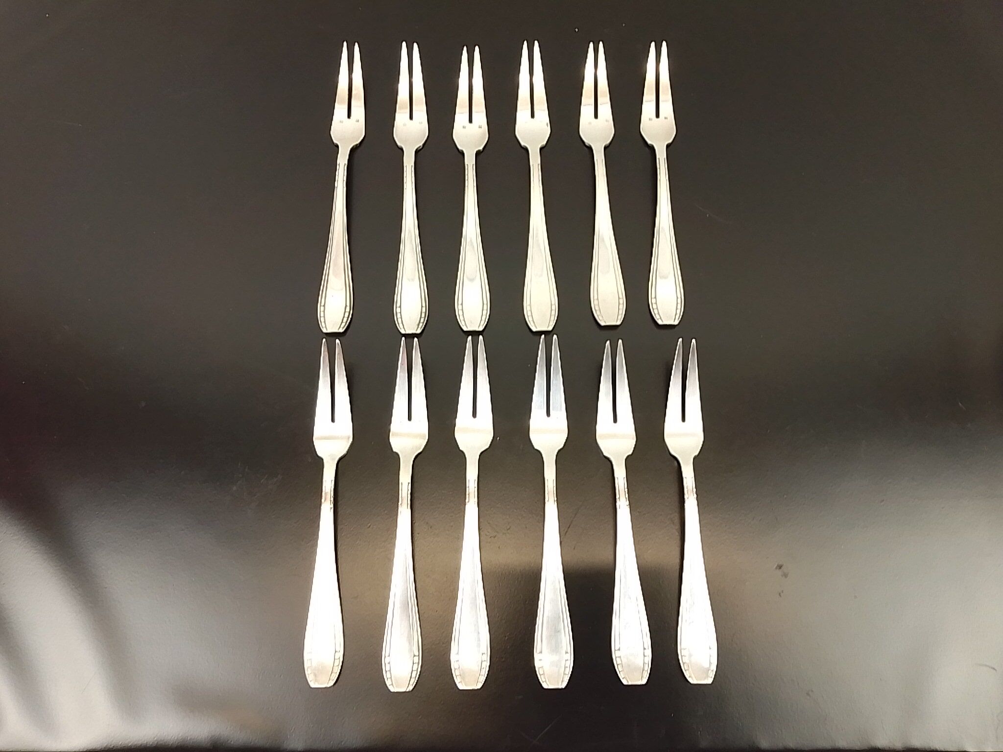 12 fourchettes à escargot en métal argenté orbrille