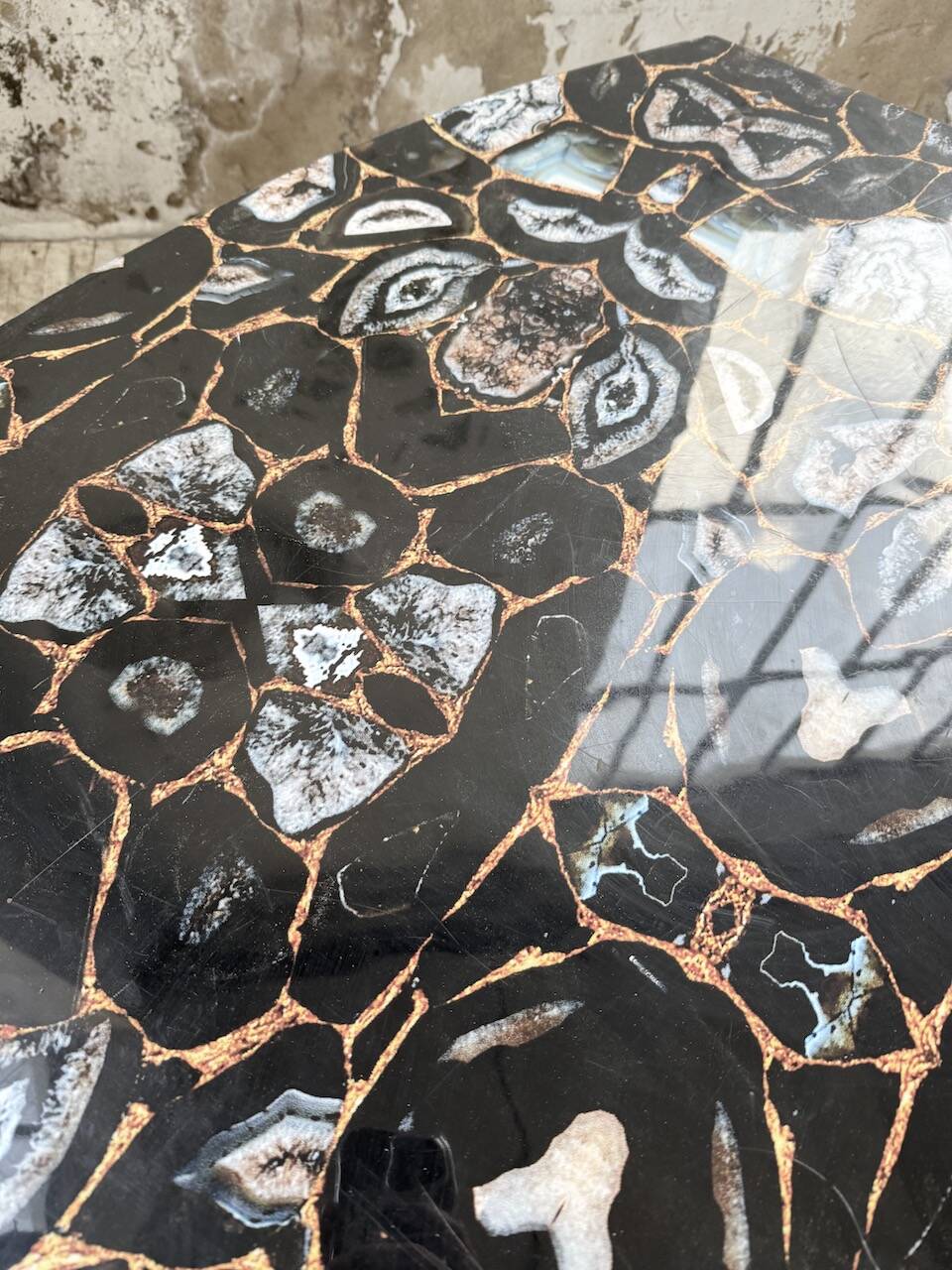 90s coffee table with Agate stone effect.