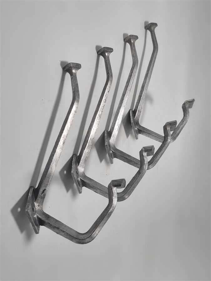 4 aluminium coat hooks