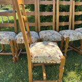Set of chairs