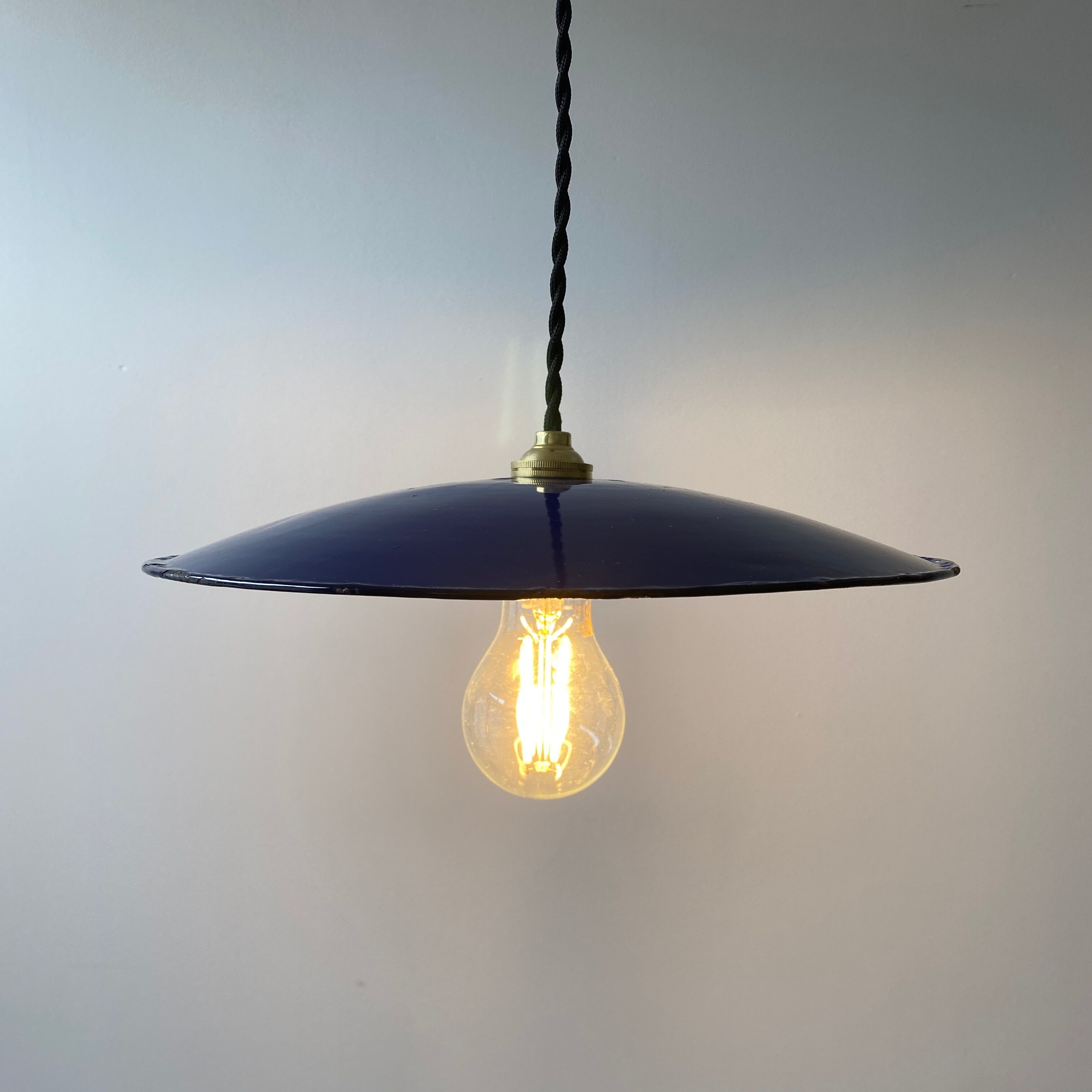 Lot 3 suspensions flat emaillees 28 cm