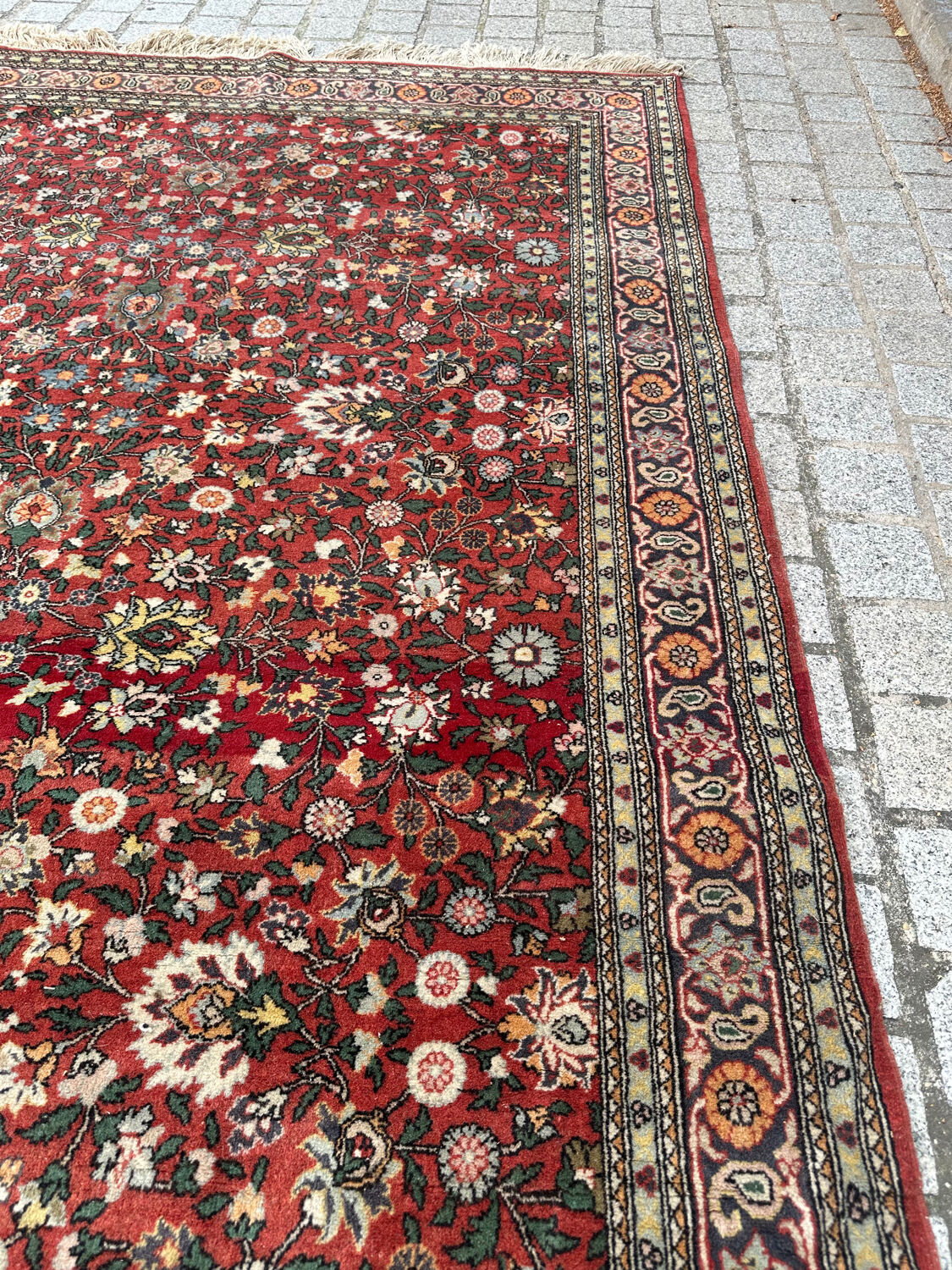 Vintage Turkish carpet Hereke end knoated hand 150x225 cm