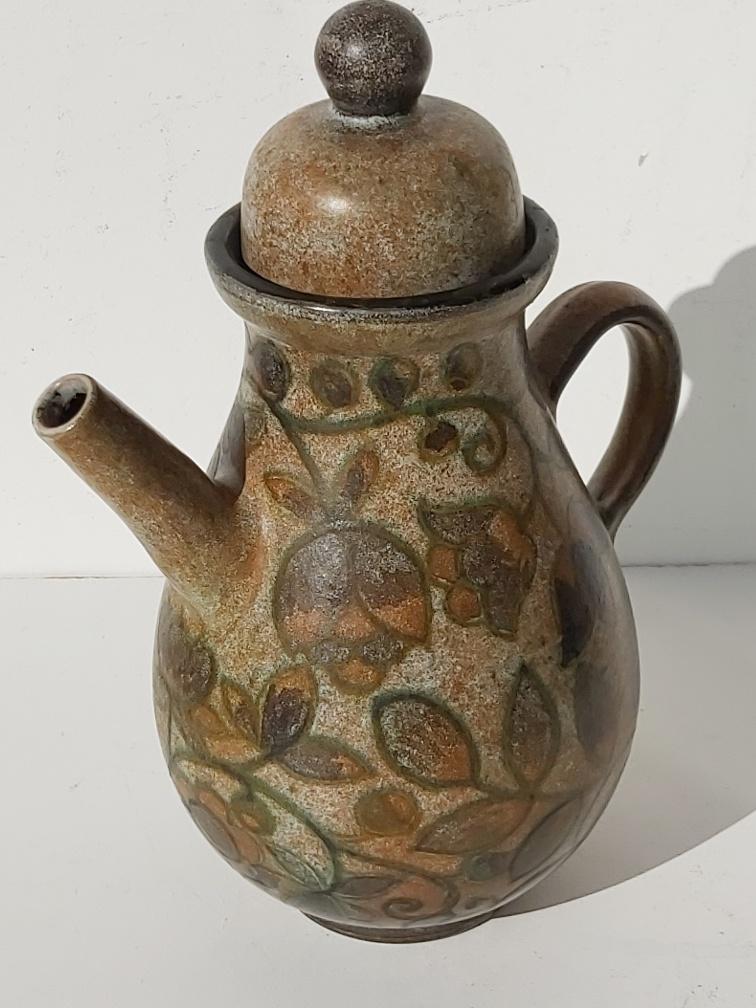 Large ceramic teapot La Grange aux Potiers René and Madeleine Valencia
