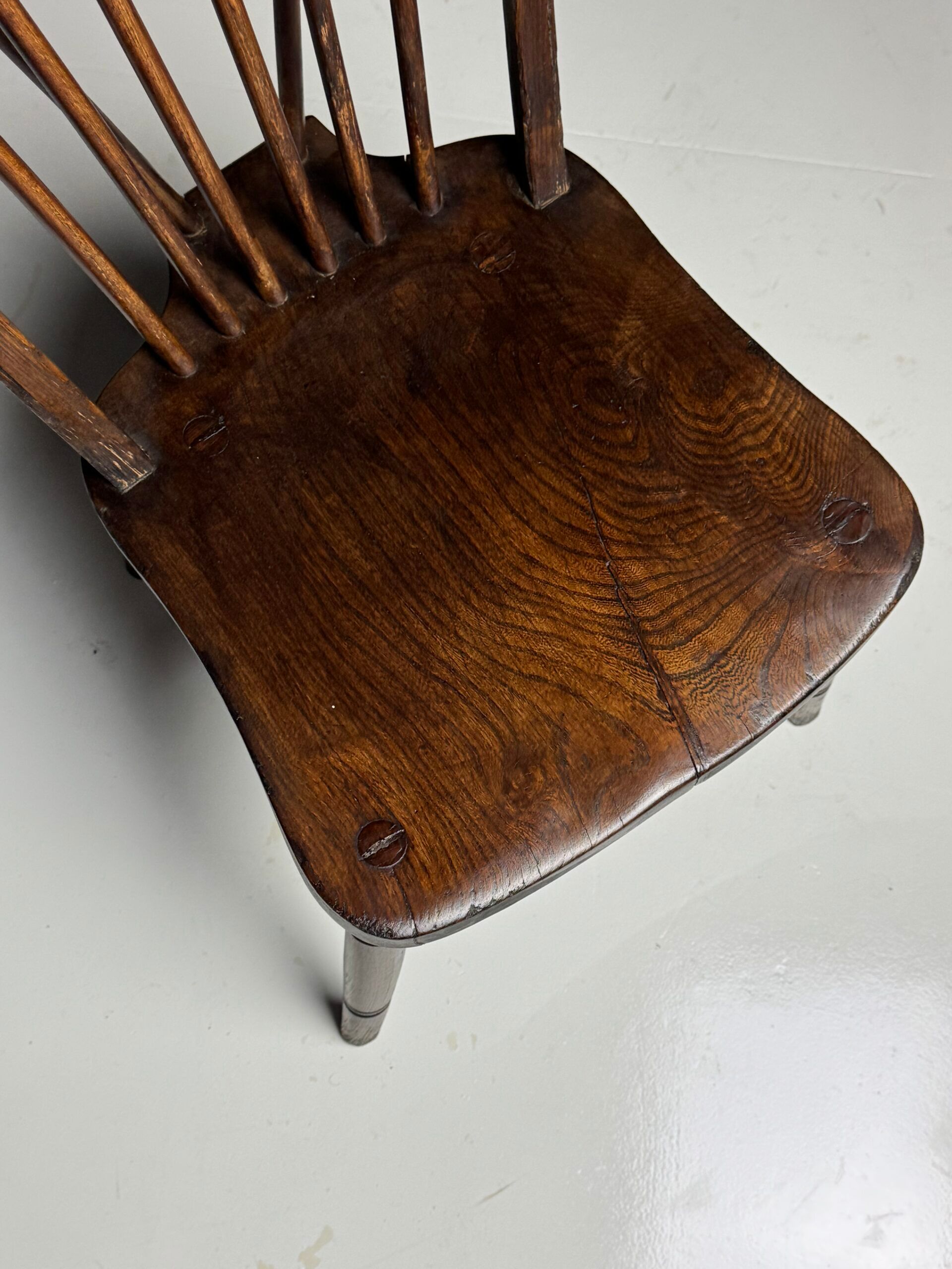 Set of 4 Windsor dining chairs