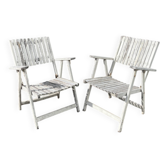 Paire de chaises de jardin pliantes vintage en bois – look shabby chic