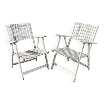 Paire de chaises de jardin pliantes vintage en bois – look shabby chic