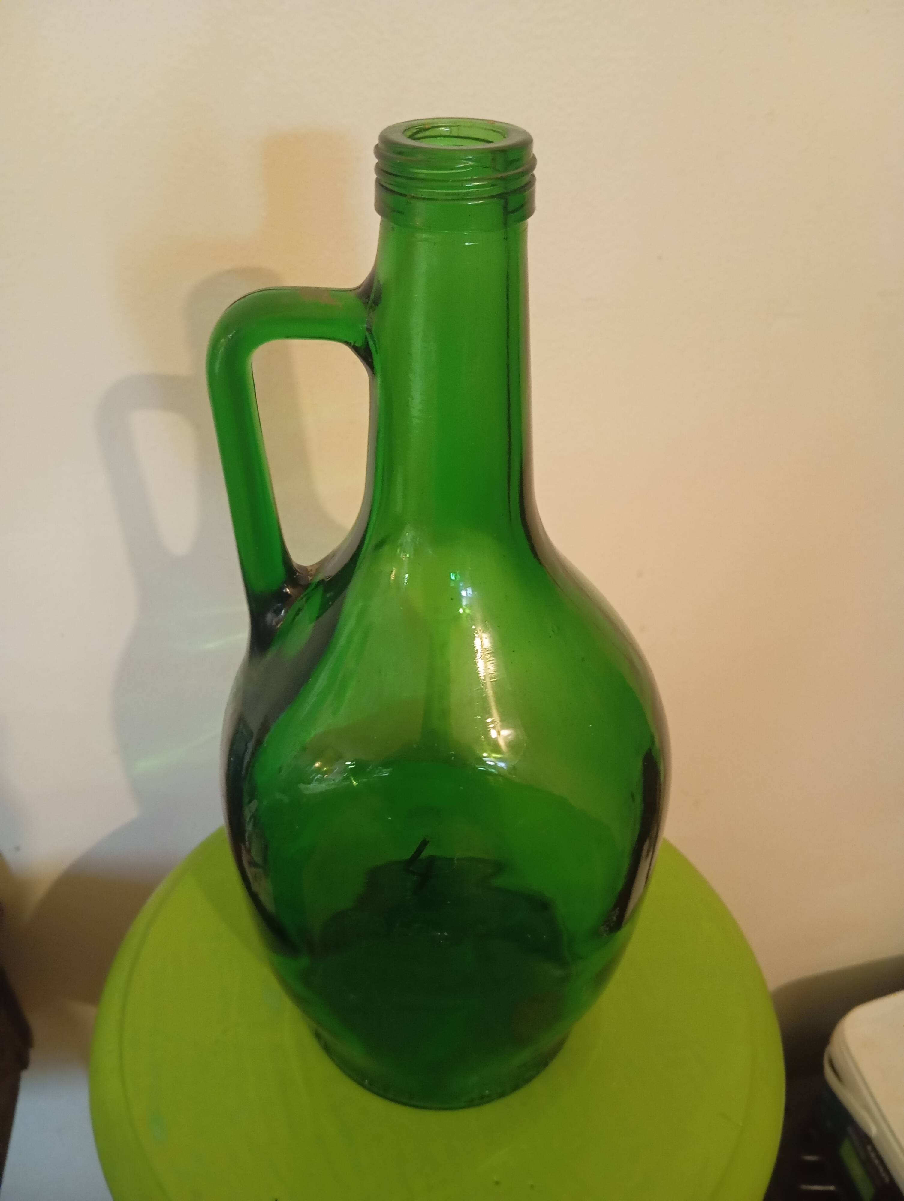 GREEN GLASS CRUCIBLE TYPE DAME JEANNE