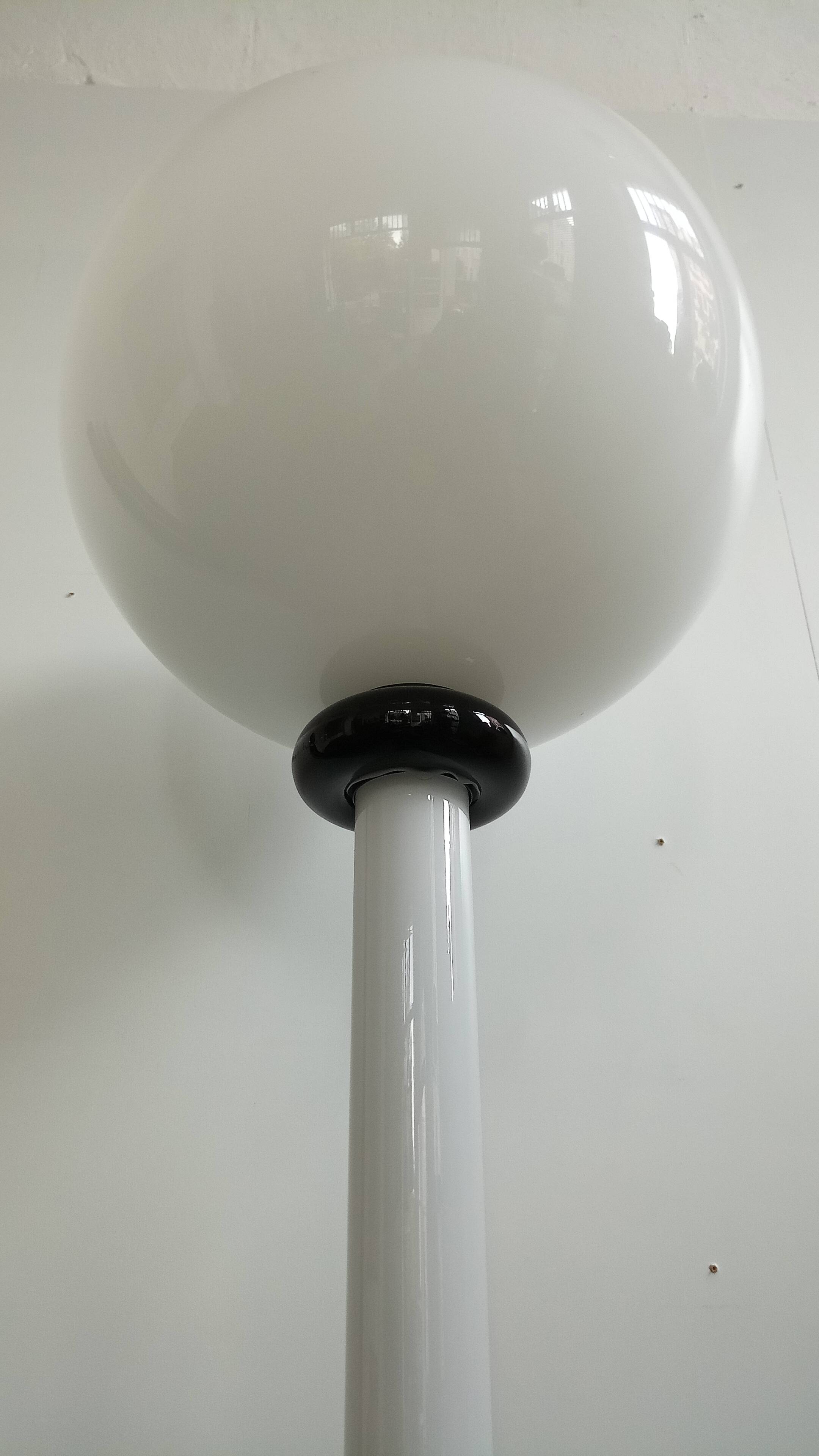 Rare signed Glass Floor lamp by Venini, italy