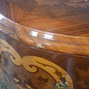 Commode de style louix xv en marqueterie