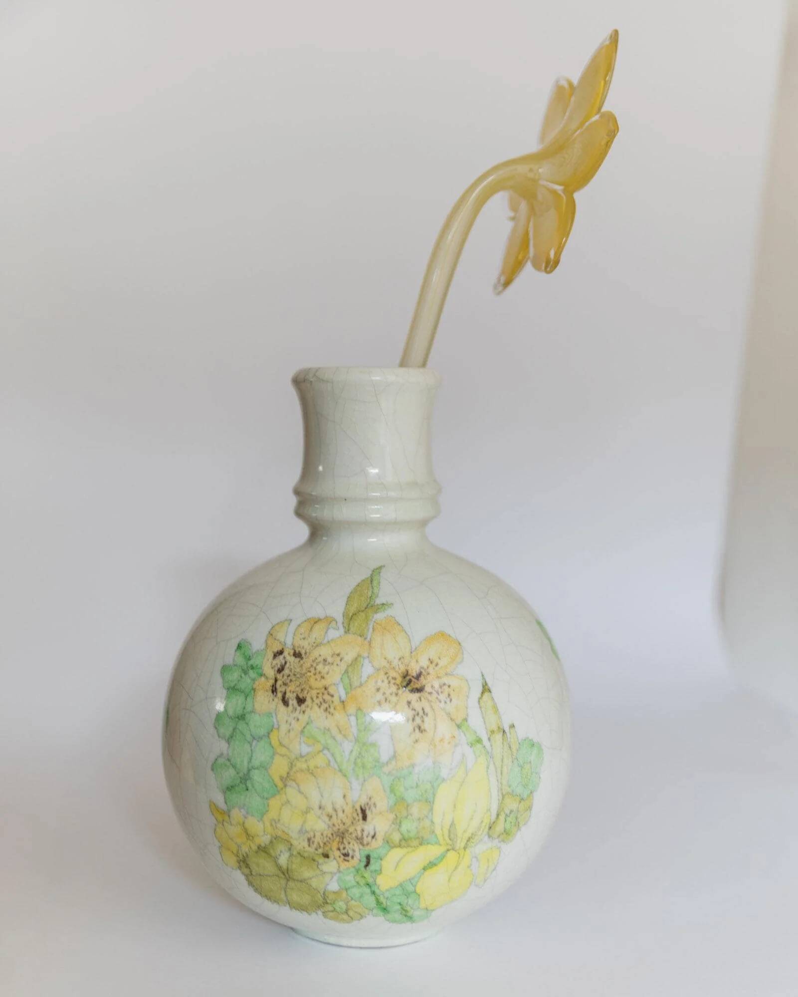 Vase en céramique vintage des années 1960, Ernestine (Italie), décor floral vert et jaune, émail craquelé