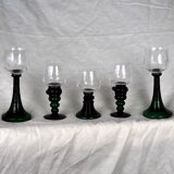 Set of 5 green römer glasses engraved with vine pattern - Bavarian crystal - 70s / 80s