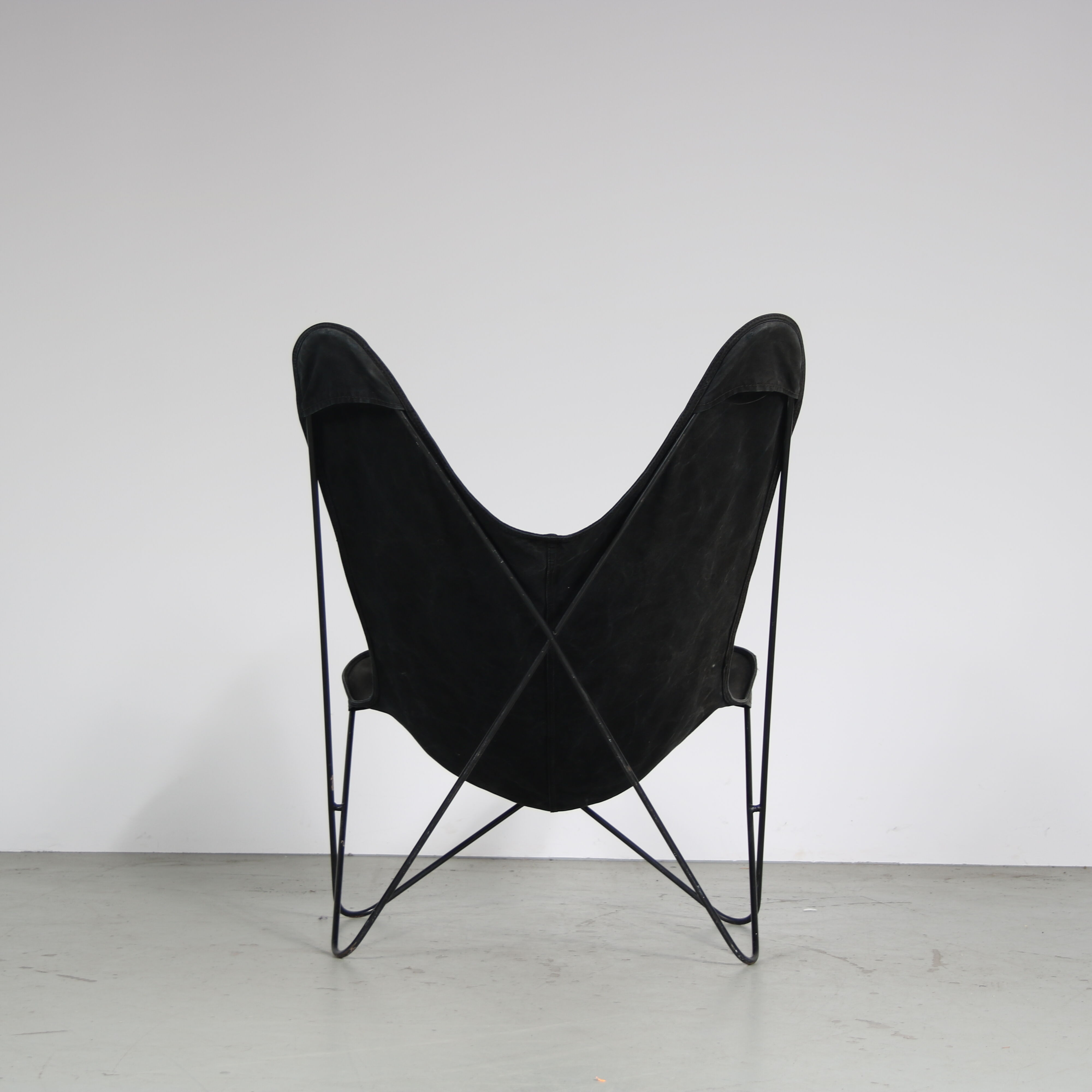 1950 “Butterfly” chair for De Beijenkorf, Netherlands