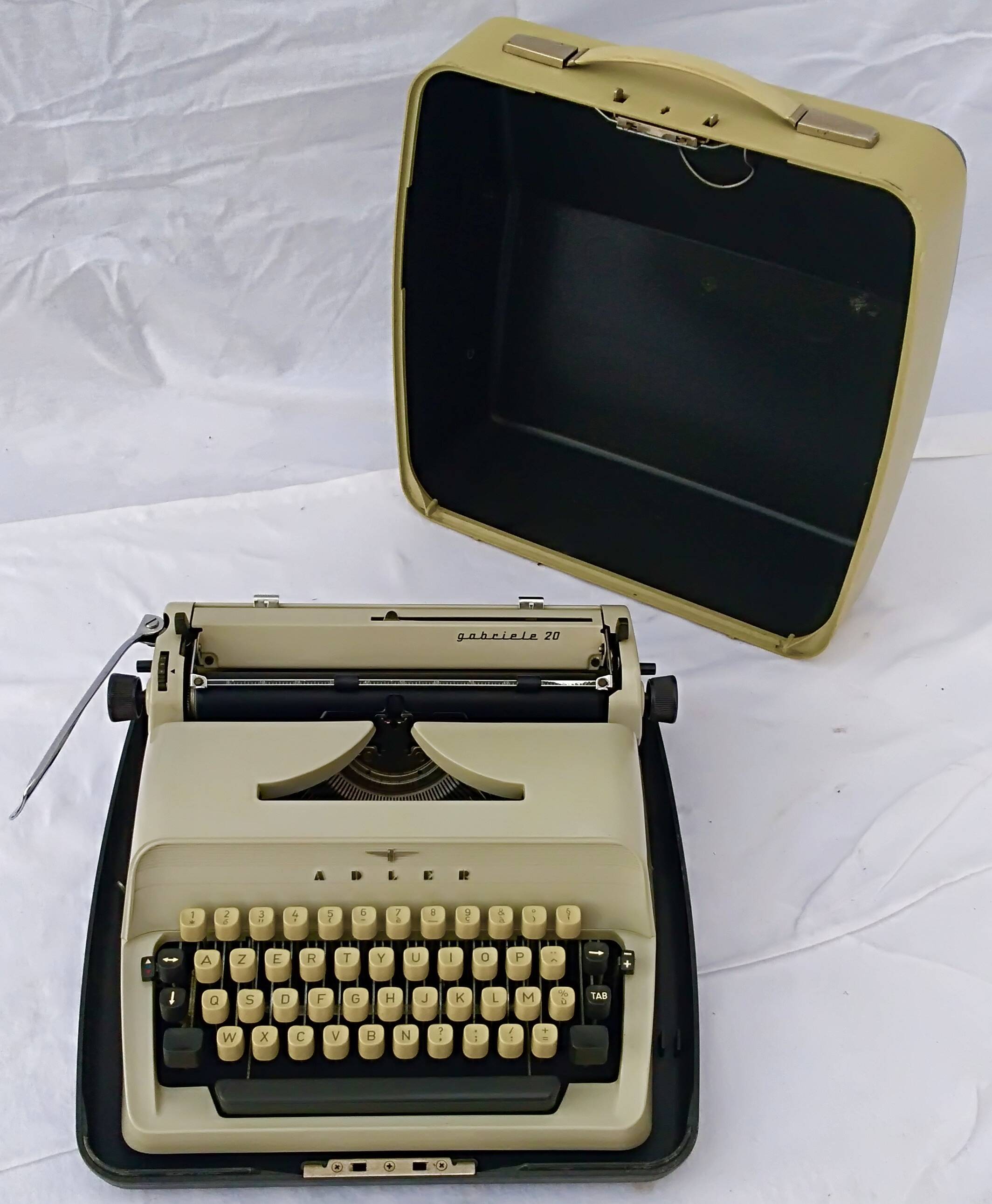 Adler Gabriele 20 portable typewriter 50s/60s