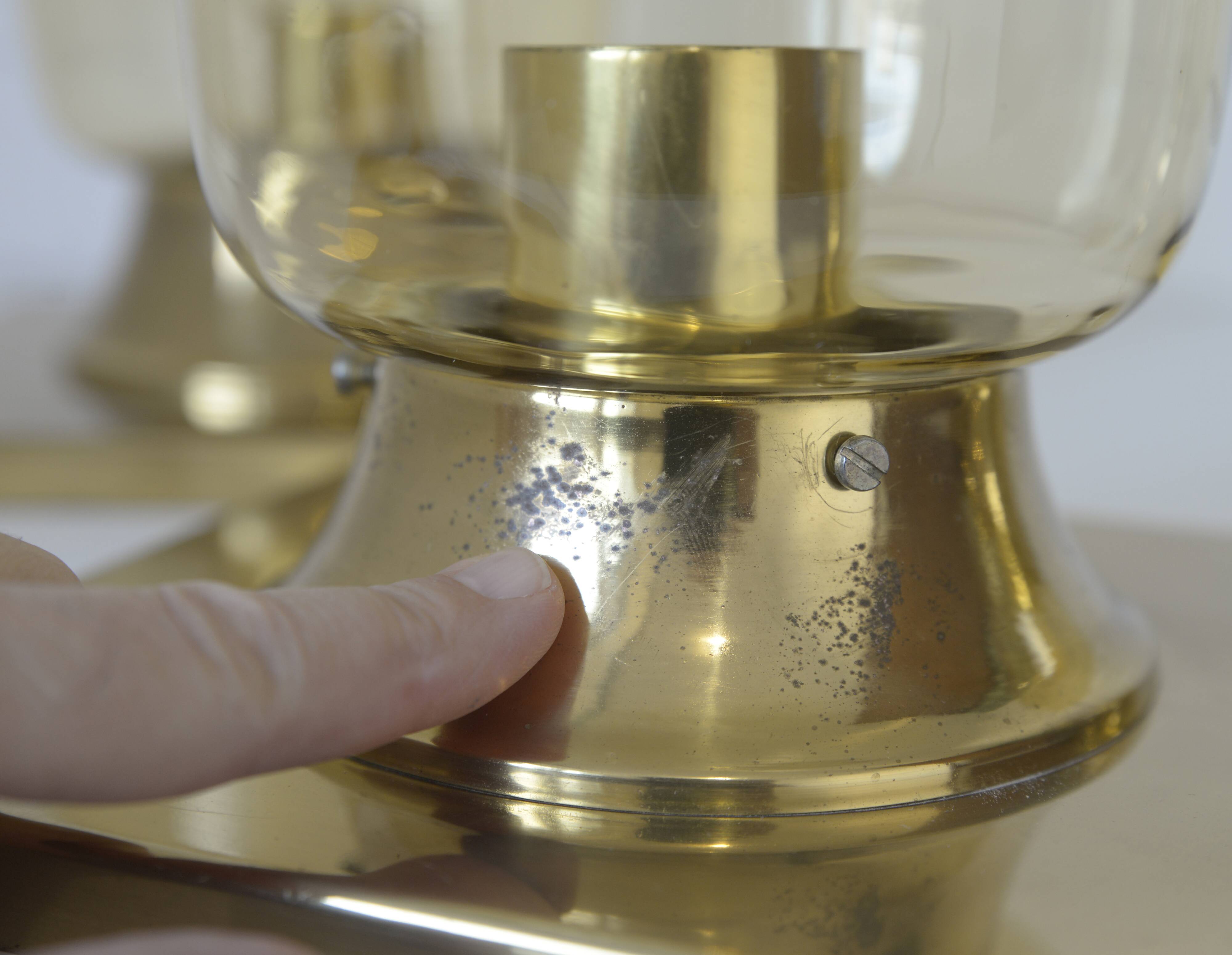 Ensemble de 4 / appliques murales en laiton vintage / style mid-century modern