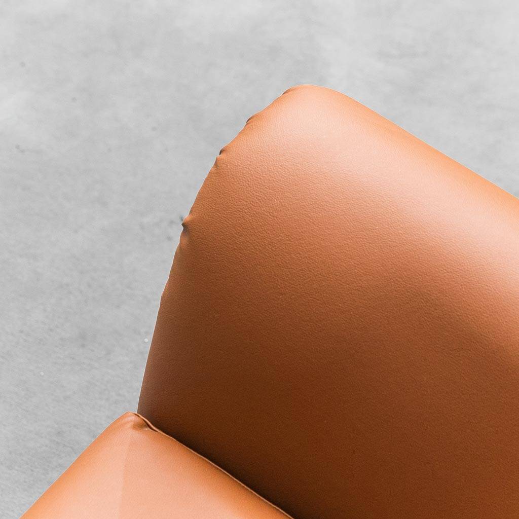 Poltrona in ecopelle gigi radice minotti anni ’50 vintage modernariato