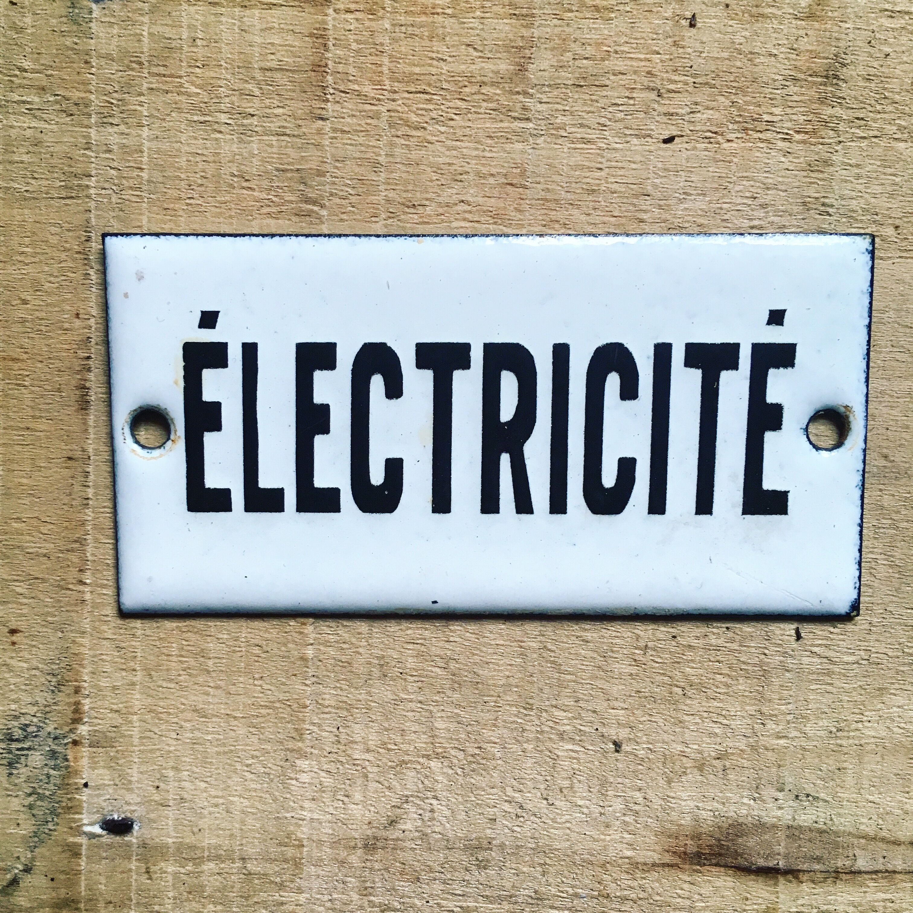 Enamelled plate "ELECTRICITY." Vintage. Electricity. Building plate. Door plate. Interior decoration