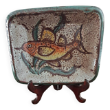 Vallauris plate, fish decoration. Signature D.E.