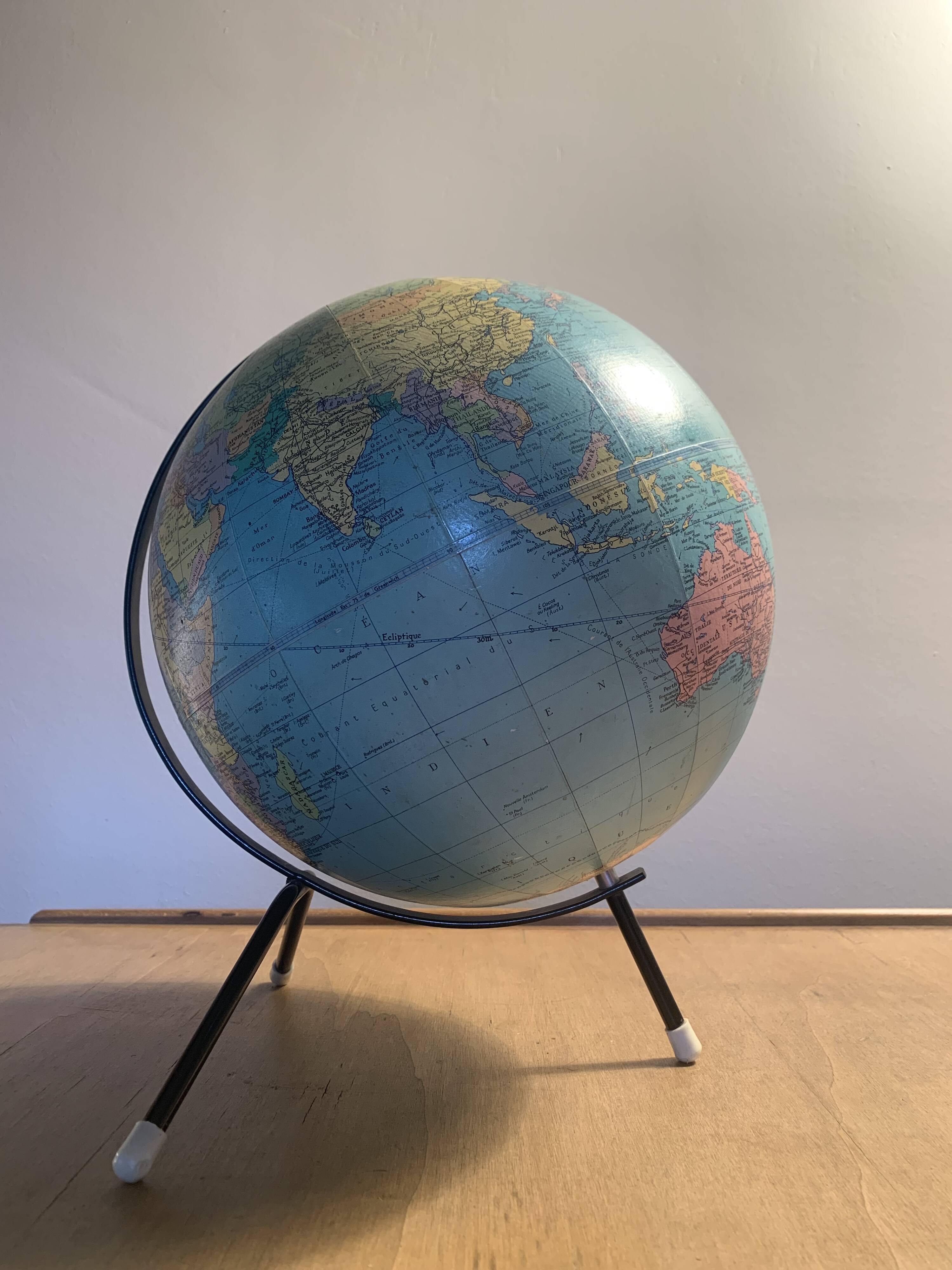 World Map, Globe Taride maps of 1969