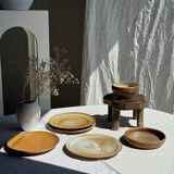 A small vintage circular stoneware deep dish D19