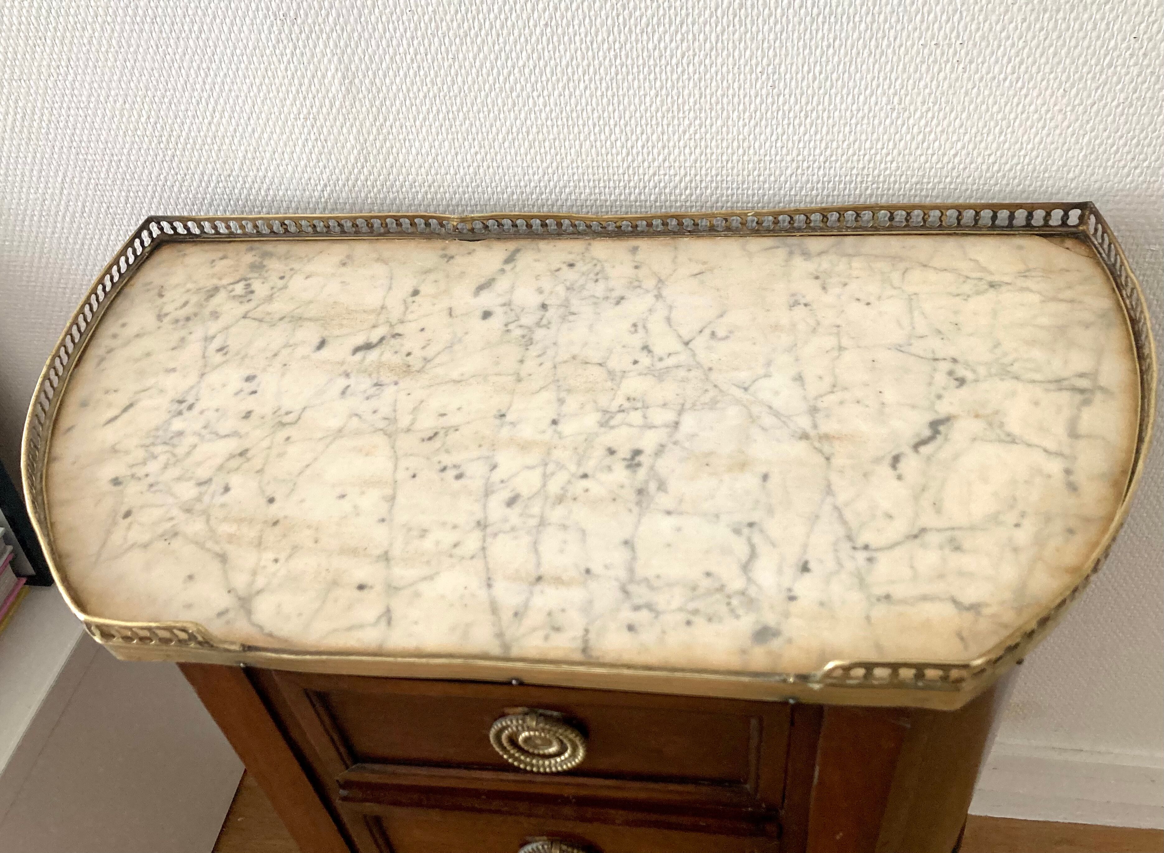 Commode demie lune style Louis XVI