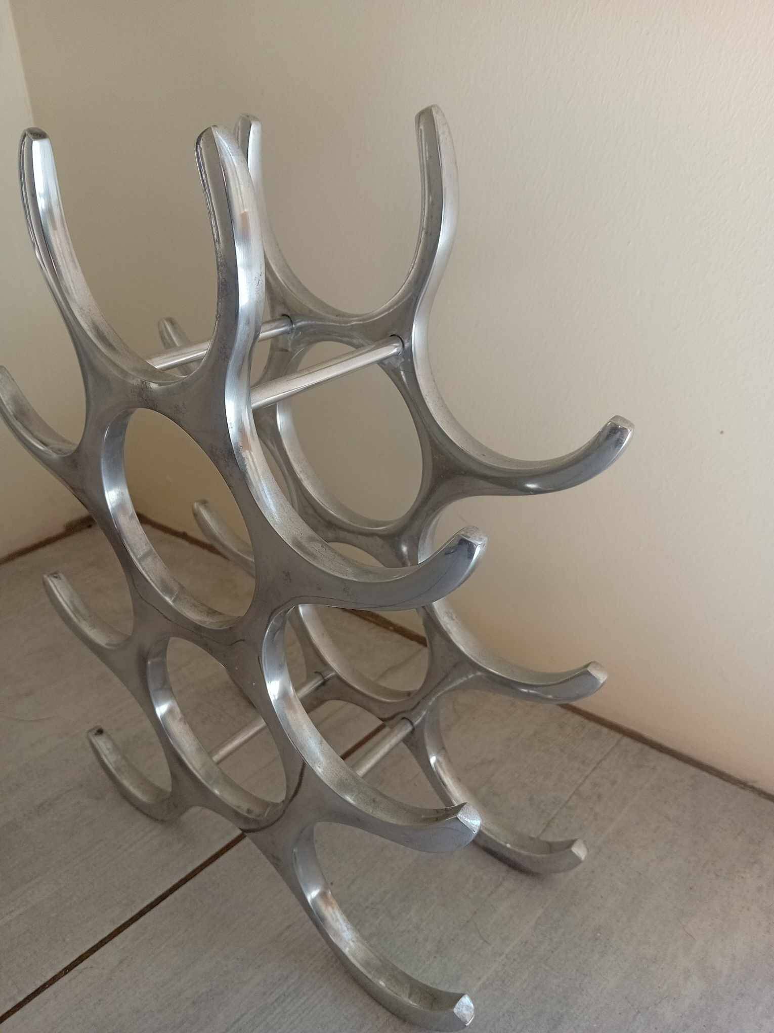 Cast aluminum bottle holder, Mickael NOLL