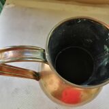 Cruche antique en cuivre rouge