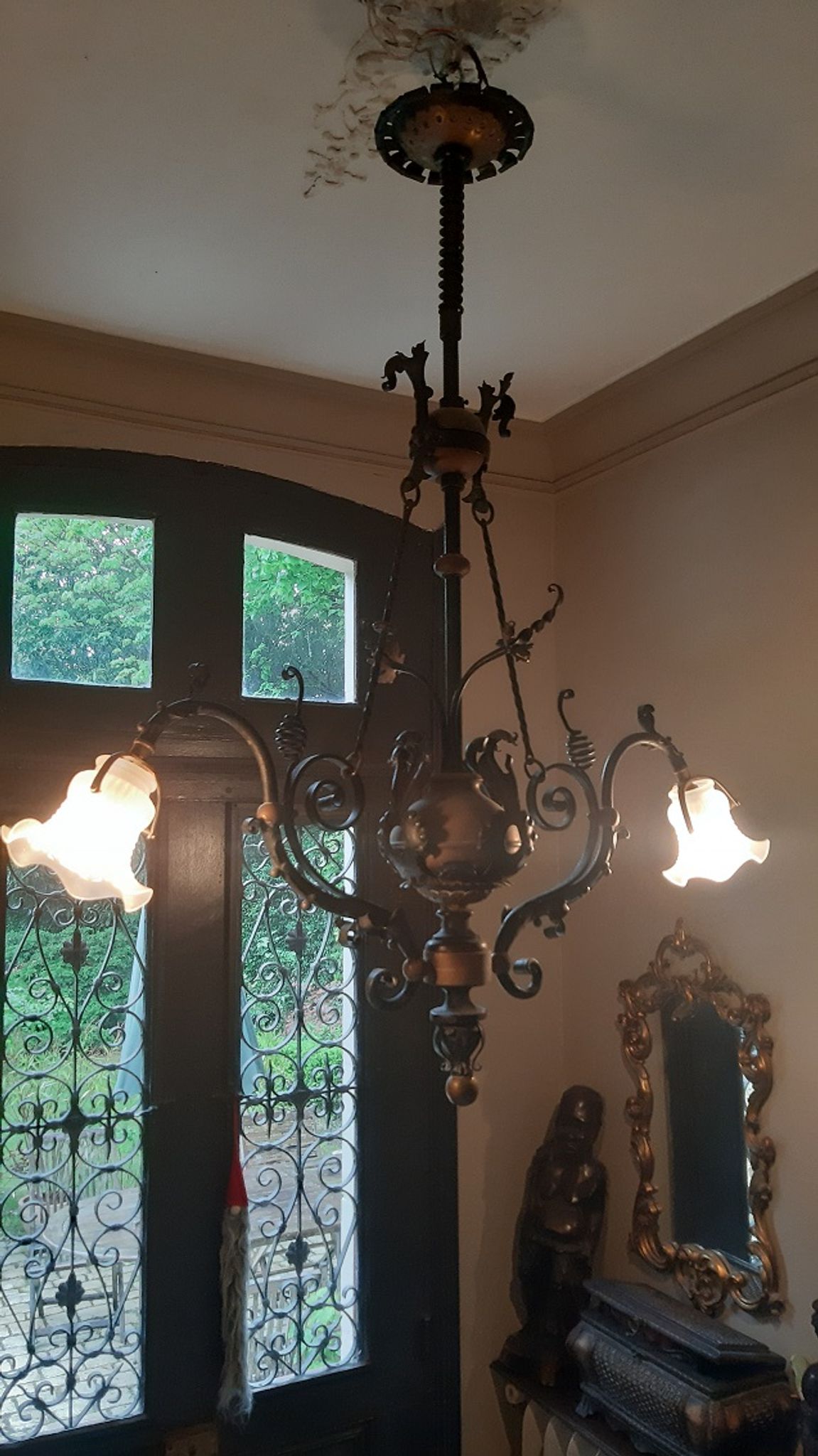 Lustre néo gothique