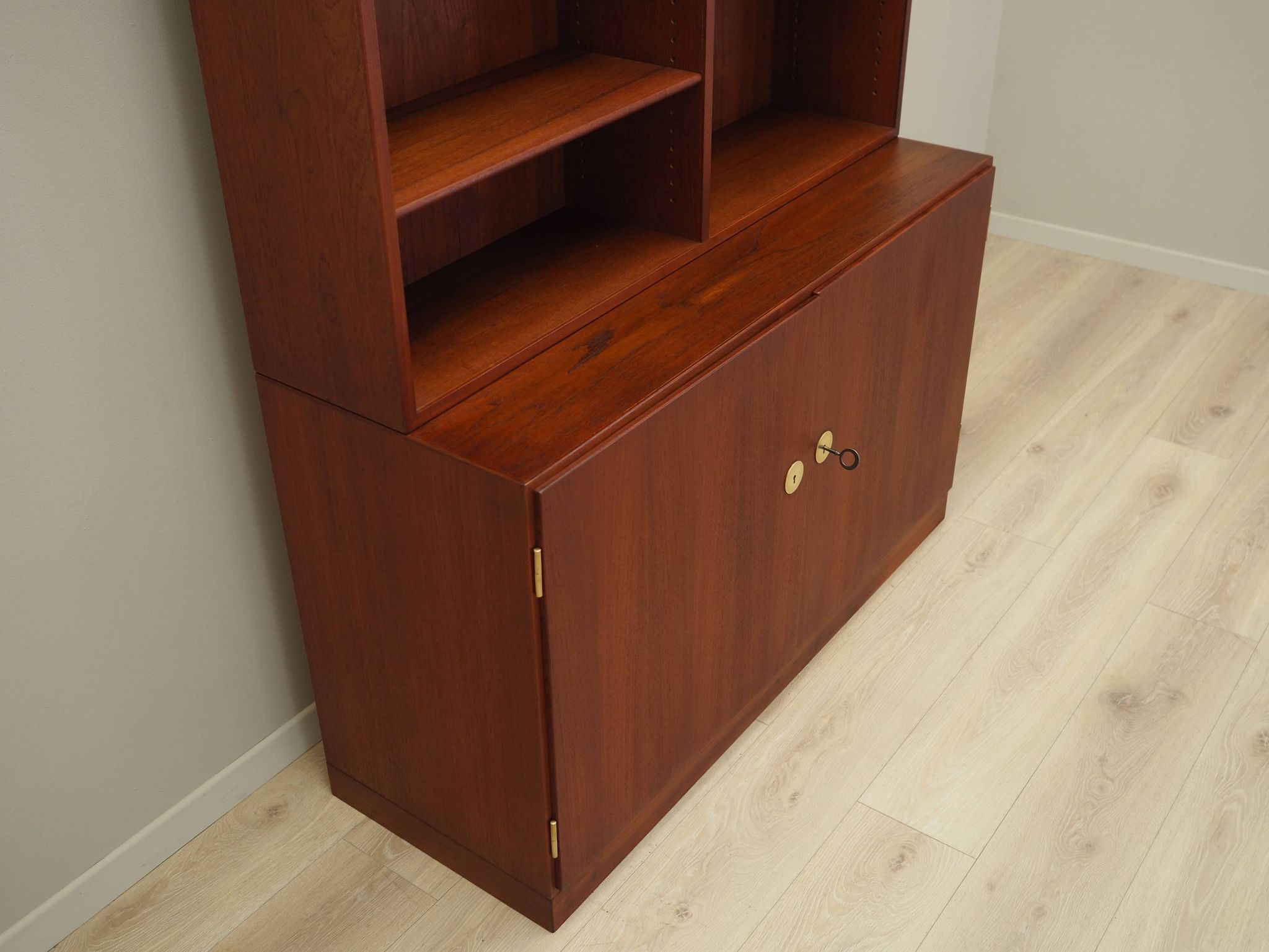 Teak bookcase, Danish design, 1960s, designer: Børge Mogensen