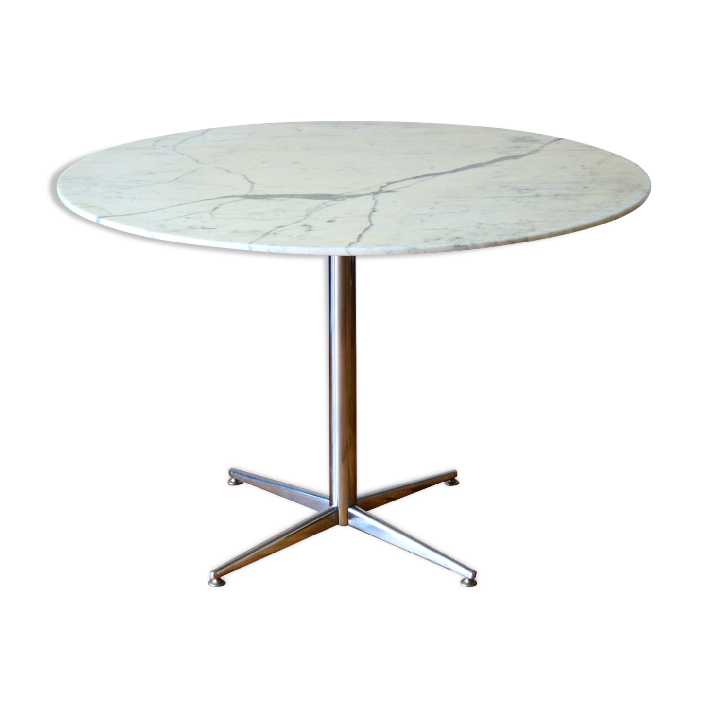 Round table marble