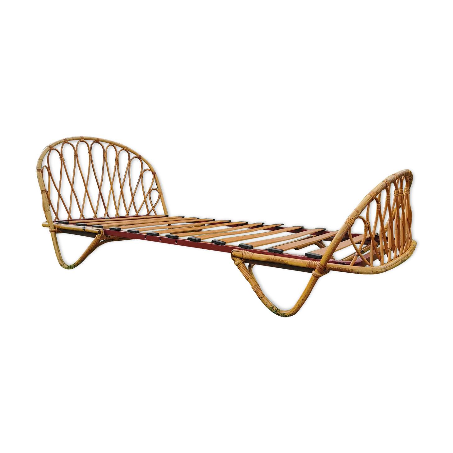 Rattan basket bed or bench
