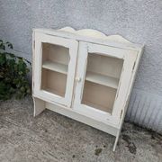 Petite vitrine à suspendre