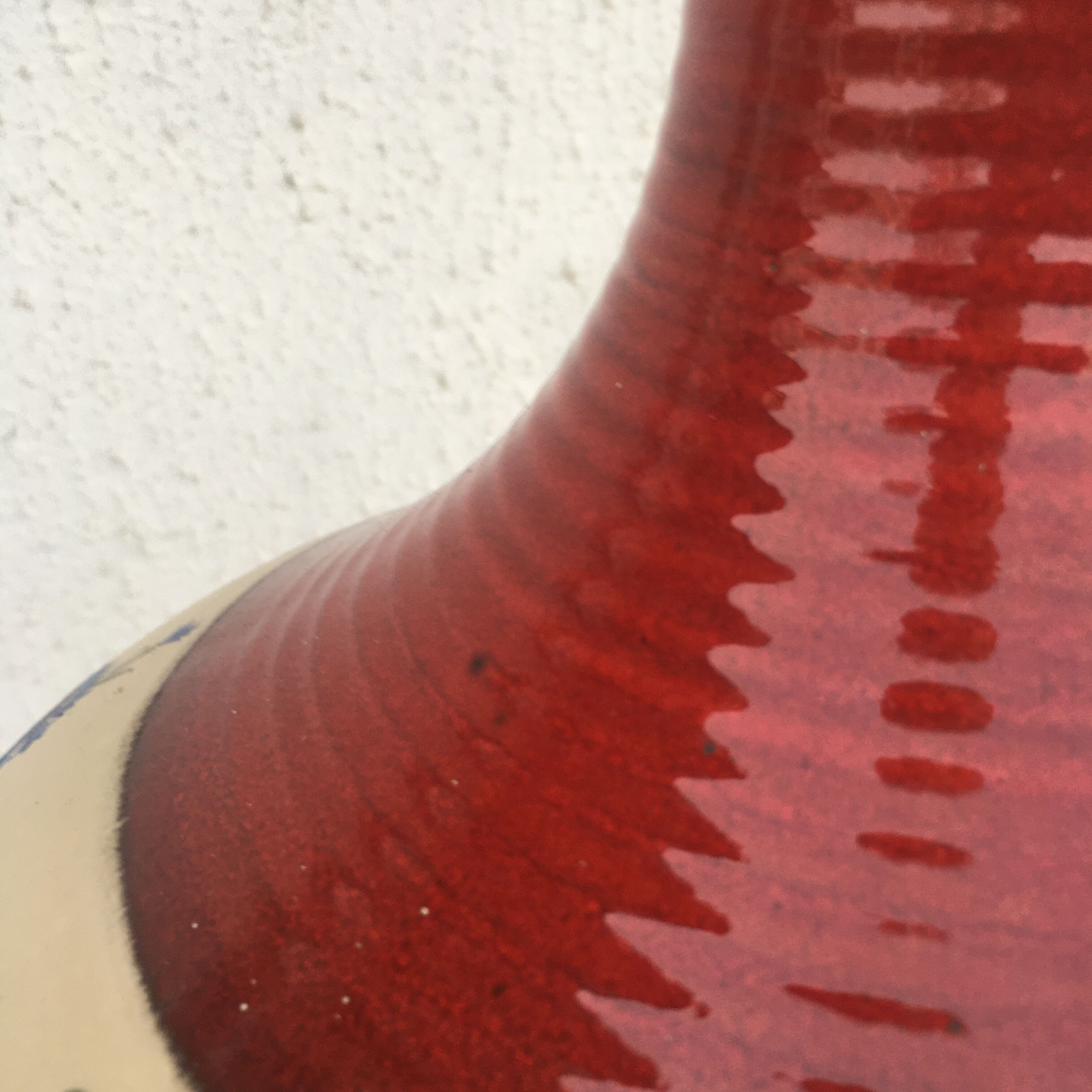 Suspension en céramique rouge