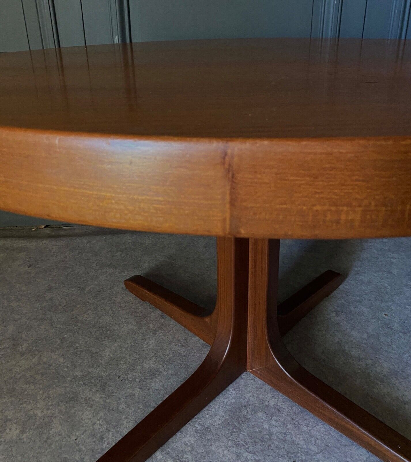 Table Baumann scandinave ronde 1970 rallonges a systeme 4 à 8 personnes