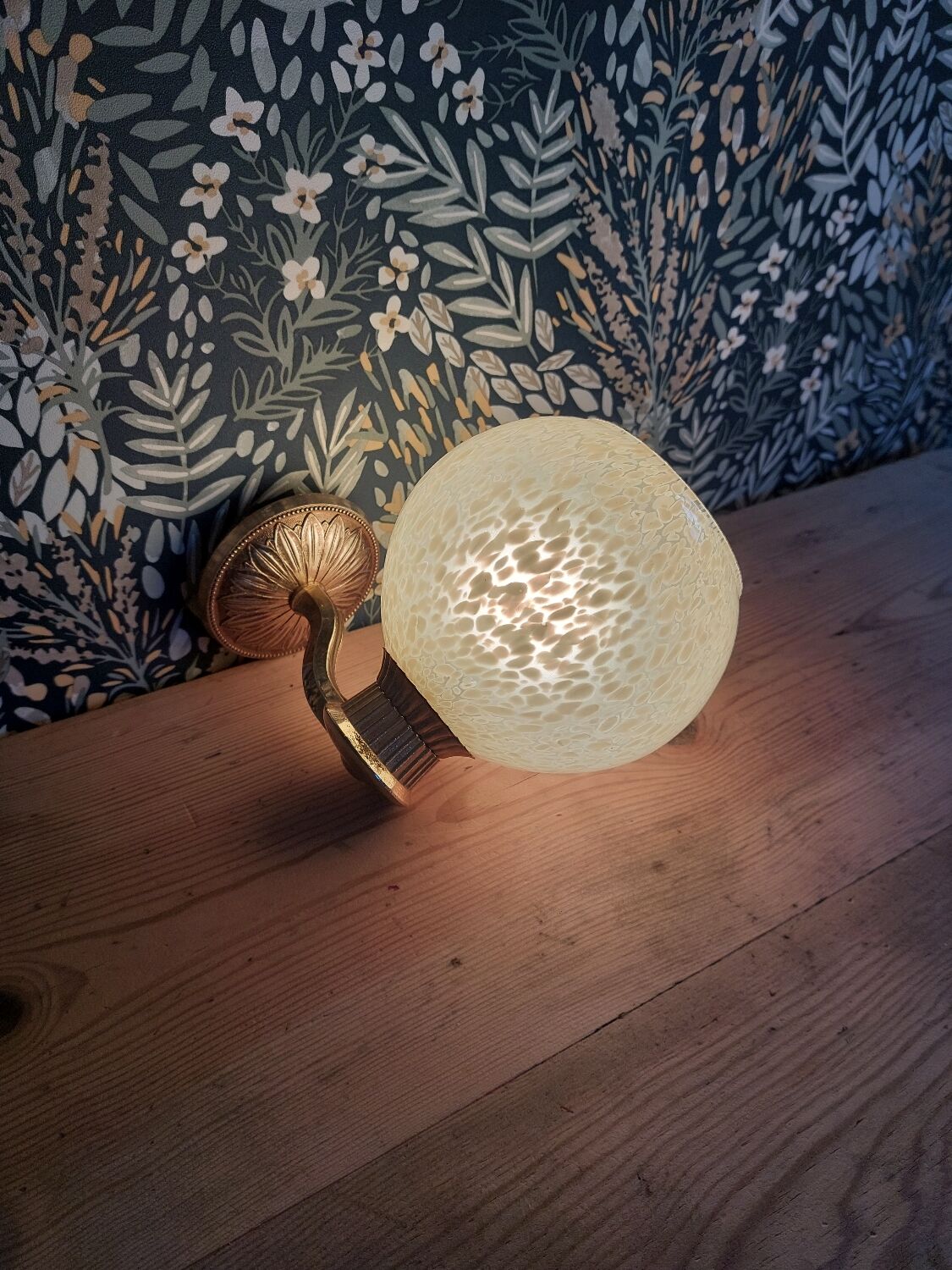Clichy glass globe wall lamp