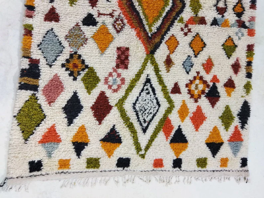 Handmade moroccan berber carpet 194 x 133 cm